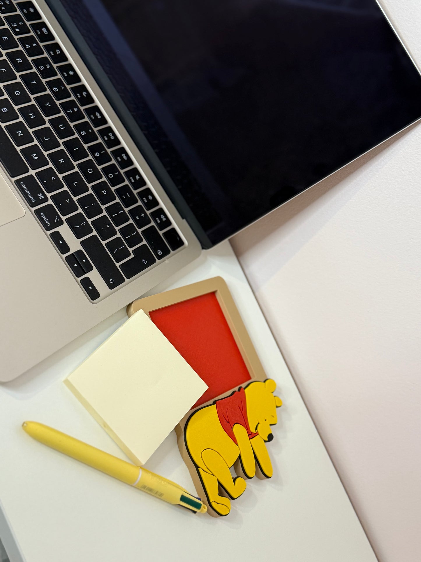 Pooh Bear post it note holder
