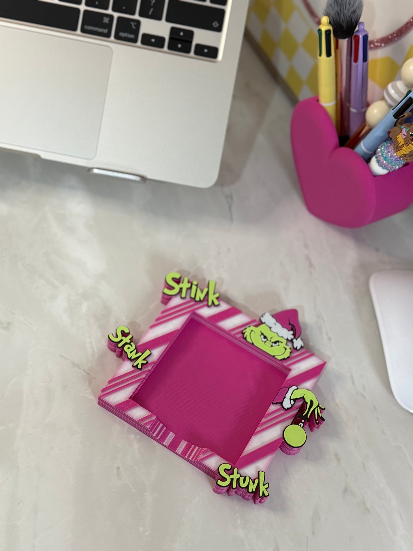 Grinch post it holder
