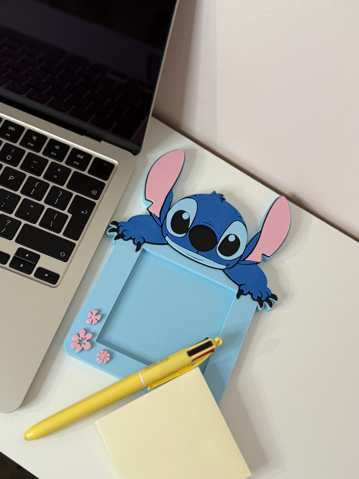 Stitch post it note holder