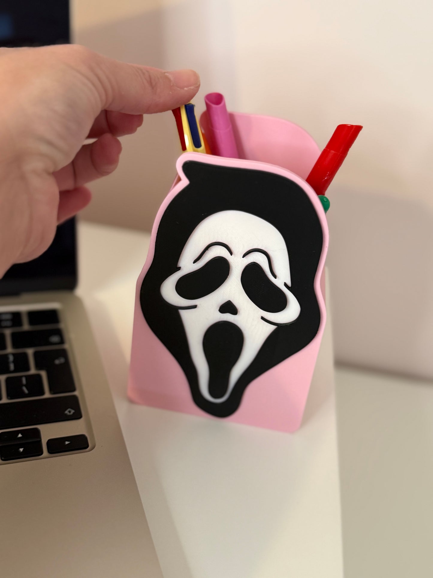 Ghostface pen pot
