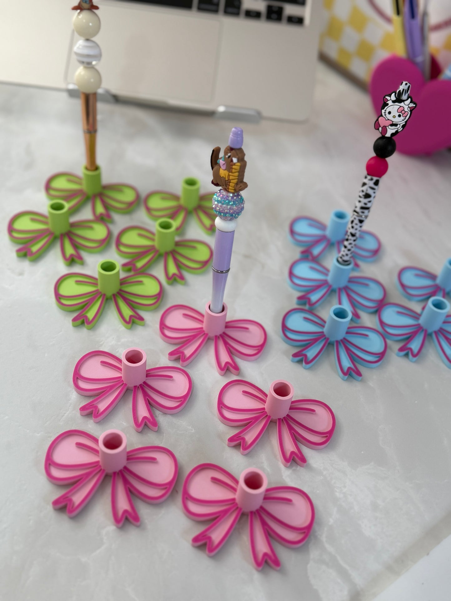 Bow single pen display