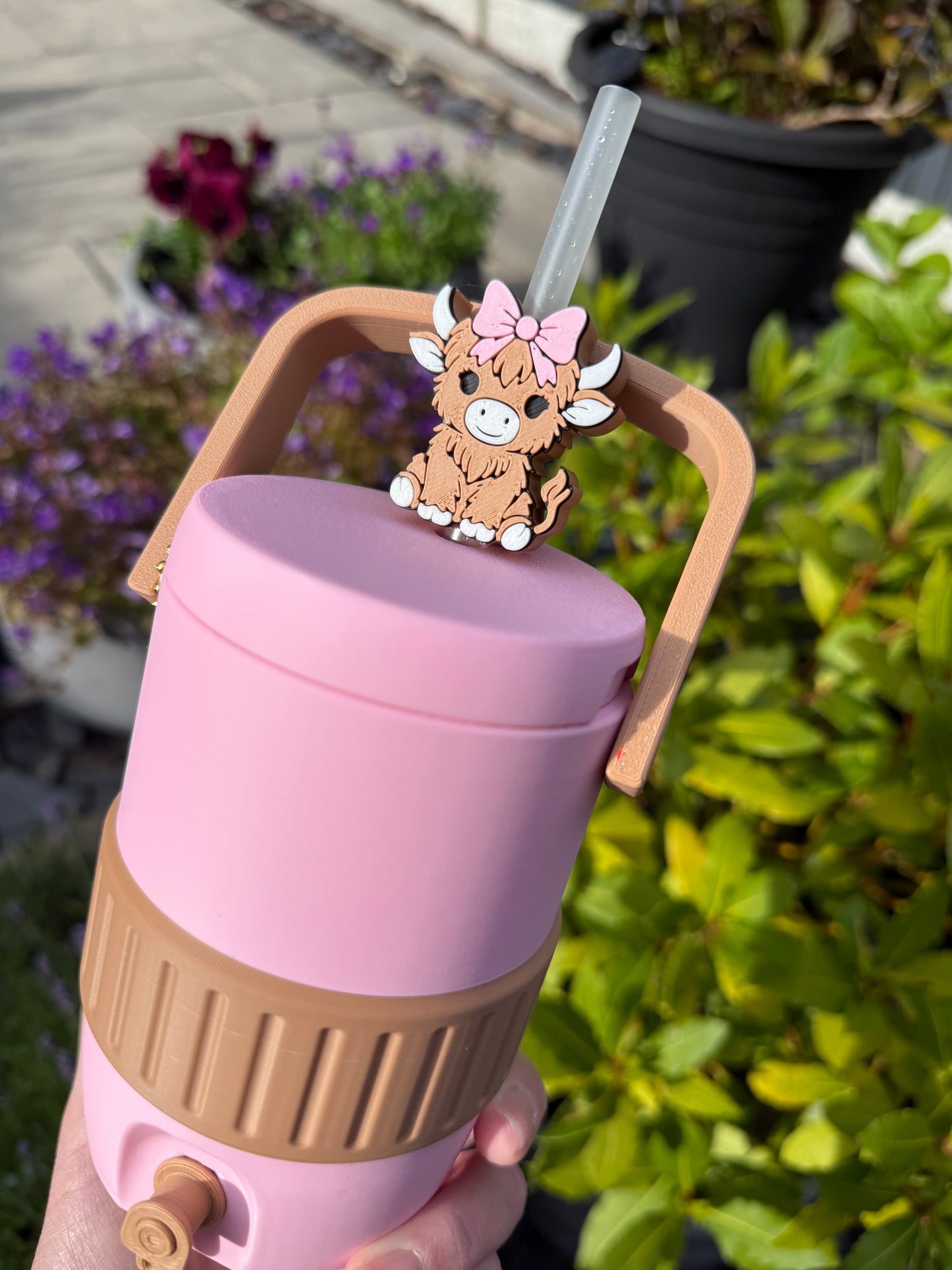 Highland cow can holder