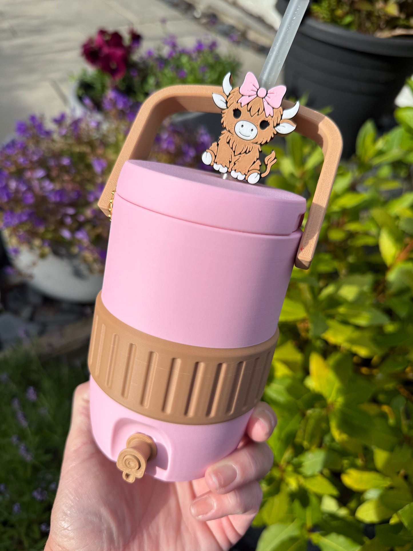 Highland cow can holder