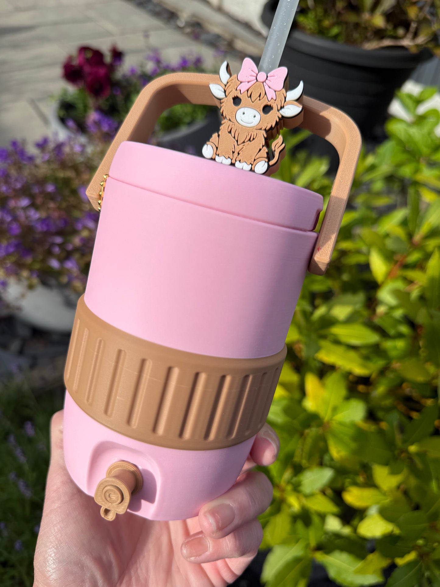 Highland cow can holder